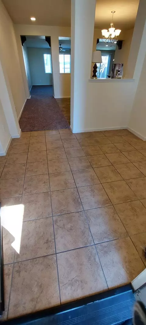 Entry Way - 935 Mono St, Manteca, CA 95337 photo 1 of 6