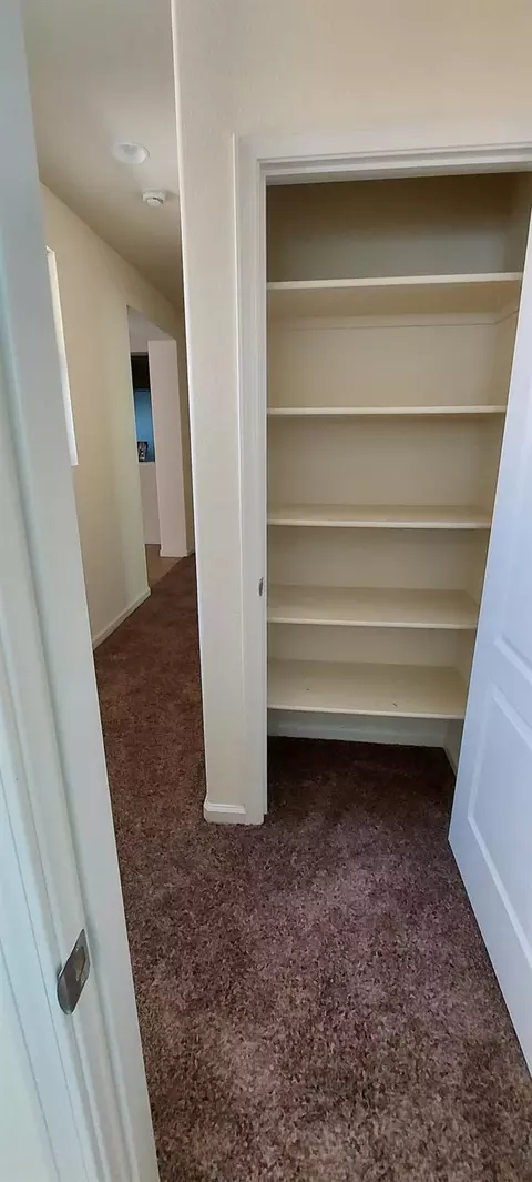 Entry Way - 935 Mono St, Manteca, CA 95337 photo 2 of 6