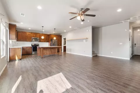 Living - 547 Granada Ct, Merced, CA 95341 photo 2 of 2