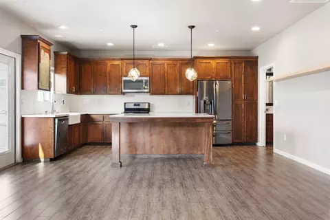 Kitchen - 547 Granada Ct, Merced, CA 95341 photo 1 of 2