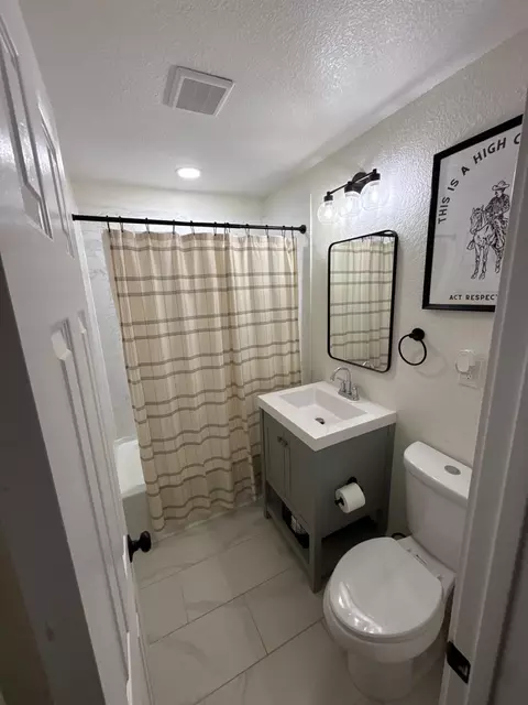 Bath - 7669 Barrow St, Sutter, CA 95982 photo 1 of 2