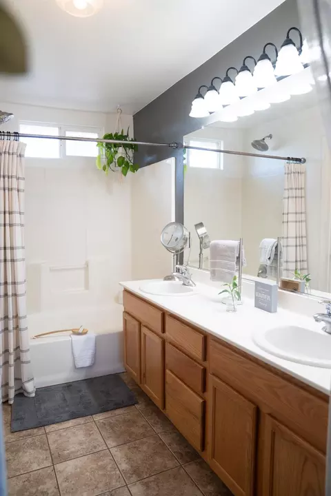 Bath - 1606 Symphony Ln, Hughson, CA 95326 photo 4 of 4