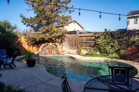 Exterior - 1606 Symphony Ln, Hughson, CA 95326 photo 5 of 6