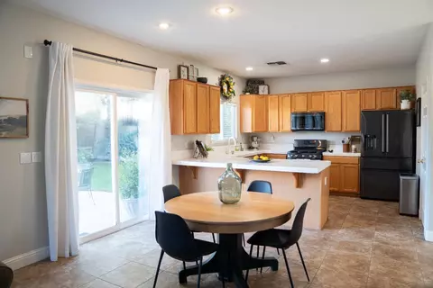 Entry Way - 1606 Symphony Ln, Hughson, CA 95326 photo 2 of 3