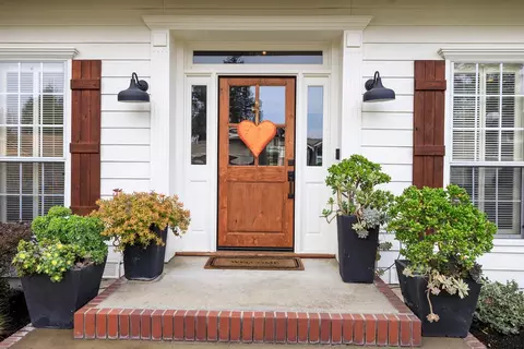 Entry Way - 2220 Castleview Dr, Turlock, CA 95382 photo 1 of 3