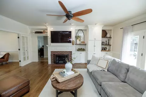 Living - 2220 Castleview Dr, Turlock, CA 95382 photo 1 of 3