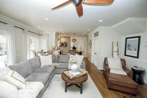 Living - 2220 Castleview Dr, Turlock, CA 95382 photo 2 of 3