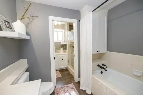 Bath - 2220 Castleview Dr, Turlock, CA 95382 photo 5 of 6