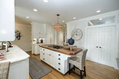 Kitchen - 2220 Castleview Dr, Turlock, CA 95382 photo 1 of 3