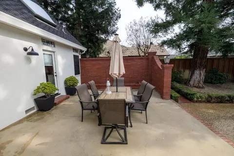 Exterior - 2220 Castleview Dr, Turlock, CA 95382 photo 5 of 7