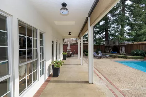 Exterior - 2220 Castleview Dr, Turlock, CA 95382 photo 7 of 7