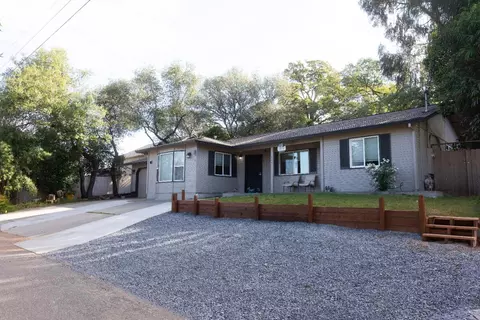 214 Alta Dr, Auburn, CA 95603