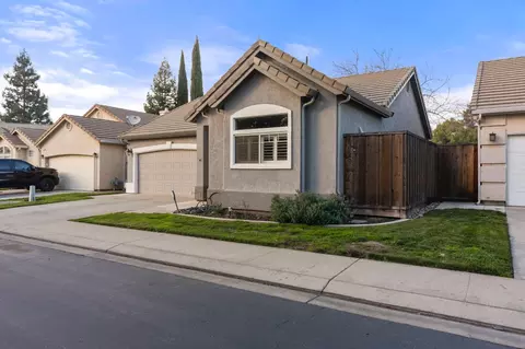 Exterior - 2209 Lantern Dr, Modesto, CA 95355 photo 4 of 5