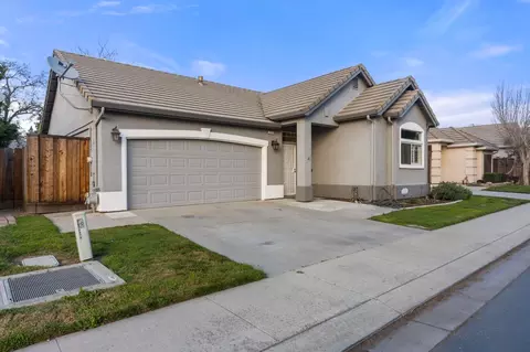 Exterior - 2209 Lantern Dr, Modesto, CA 95355 photo 3 of 5