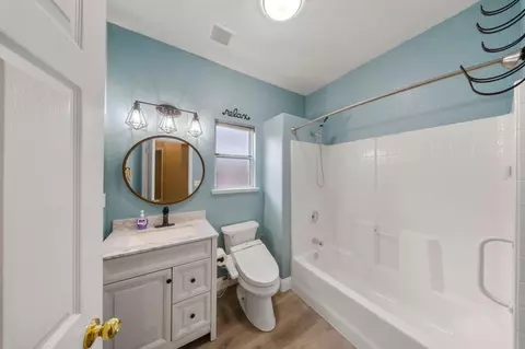 Bath - 2209 Lantern Dr, Modesto, CA 95355 photo 1 of 2