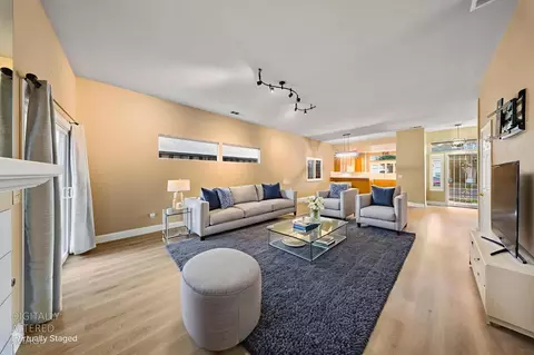 Living - 2209 Lantern Dr, Modesto, CA 95355 photo 2 of 5