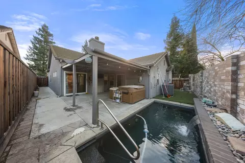 Exterior - 2209 Lantern Dr, Modesto, CA 95355 photo 5 of 5