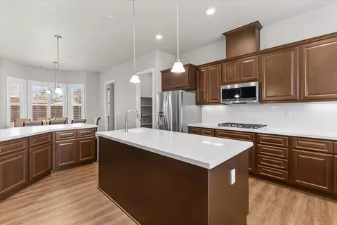 Kitchen - 947 Doak Blvd, Ripon, CA 95366 photo 6 of 6