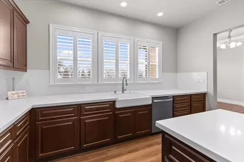 Kitchen - 947 Doak Blvd, Ripon, CA 95366 photo 4 of 6