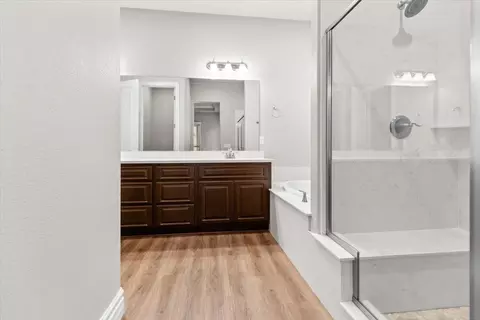 Entry Way - 947 Doak Blvd, Ripon, CA 95366 photo 4 of 5