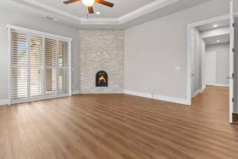 Living - 947 Doak Blvd, Ripon, CA 95366 photo 5 of 6