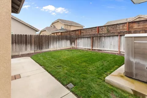 Exterior - 947 Doak Blvd, Ripon, CA 95366 photo 9 of 9