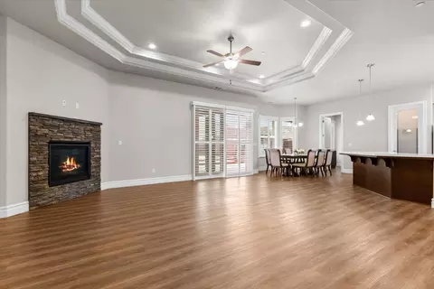 Living - 947 Doak Blvd, Ripon, CA 95366 photo 4 of 6