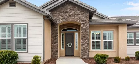 Exterior - 947 Doak Blvd, Ripon, CA 95366 photo 2 of 9