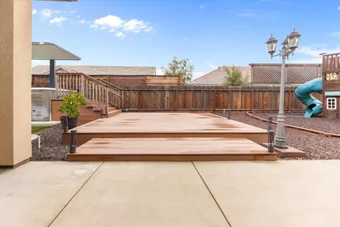Exterior - 947 Doak Blvd, Ripon, CA 95366 photo 3 of 9