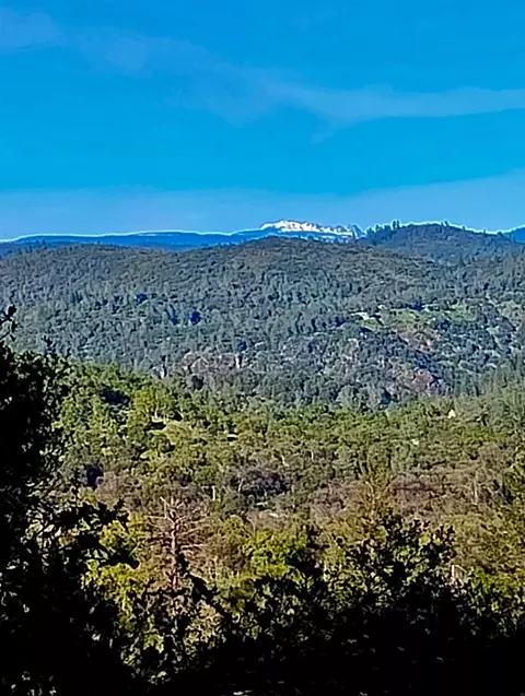 18175 Piper Ln, Penn Valley, CA 95946