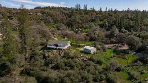 View/Area - 10596 Oak Dr, Grass Valley, CA 95949 photo 1 of 28