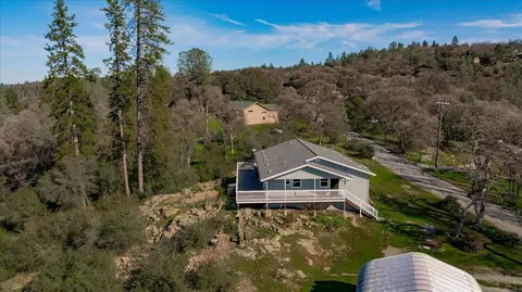 View/Area - 10596 Oak Dr, Grass Valley, CA 95949 photo 4 of 28