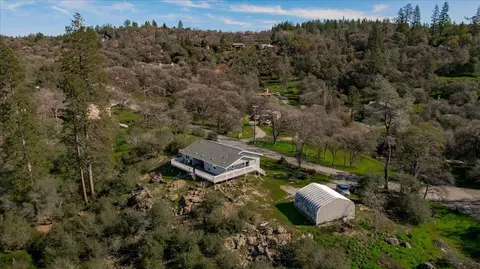 View/Area - 10596 Oak Dr, Grass Valley, CA 95949 photo 12 of 28