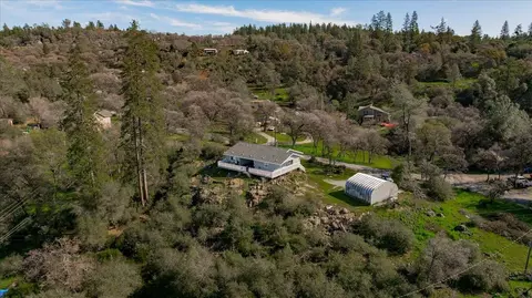 View/Area - 10596 Oak Dr, Grass Valley, CA 95949 photo 13 of 28