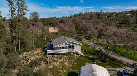 View/Area - 10596 Oak Dr, Grass Valley, CA 95949 photo 3 of 28