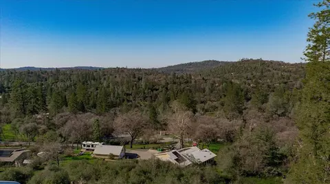 View/Area - 10596 Oak Dr, Grass Valley, CA 95949 photo 26 of 28