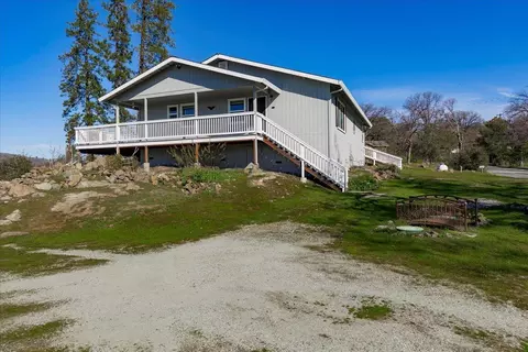 Exterior - 10596 Oak Dr, Grass Valley, CA 95949 photo 13 of 24