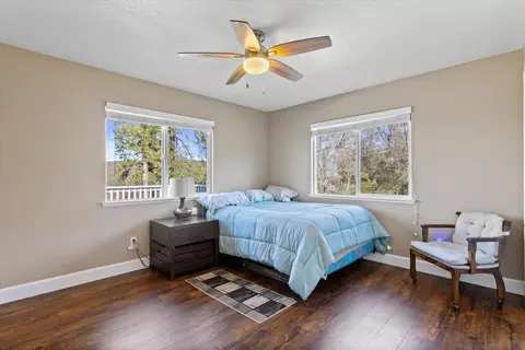 Bedroom - 10596 Oak Dr, Grass Valley, CA 95949 photo 2 of 2