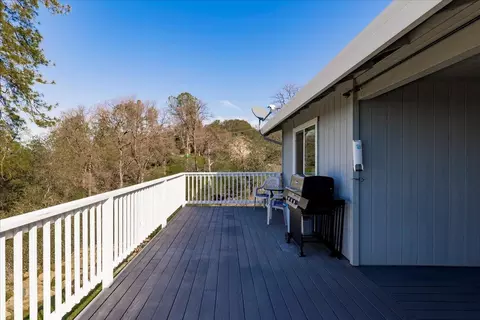 Exterior - 10596 Oak Dr, Grass Valley, CA 95949 photo 19 of 24