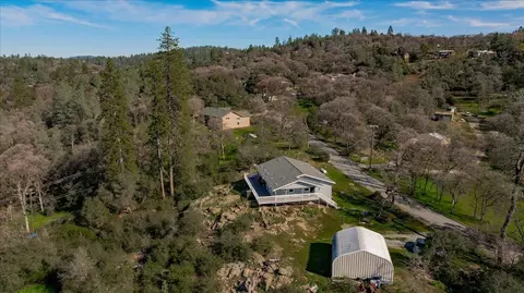 View/Area - 10596 Oak Dr, Grass Valley, CA 95949 photo 6 of 28