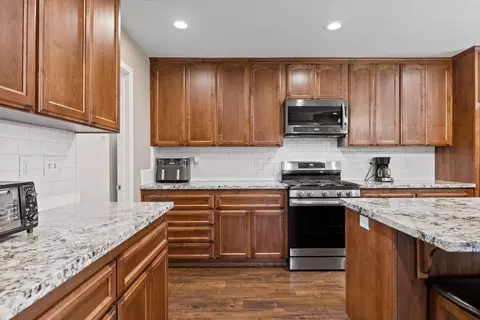 Kitchen - 10596 Oak Dr, Grass Valley, CA 95949 photo 6 of 6