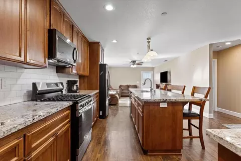 Kitchen - 10596 Oak Dr, Grass Valley, CA 95949 photo 4 of 6