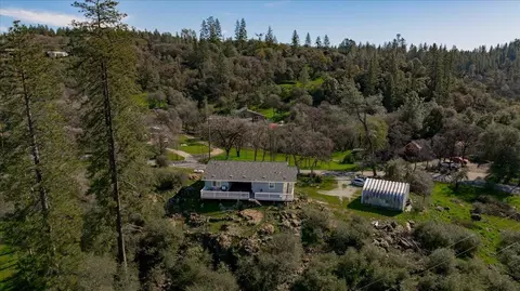 View/Area - 10596 Oak Dr, Grass Valley, CA 95949 photo 15 of 28