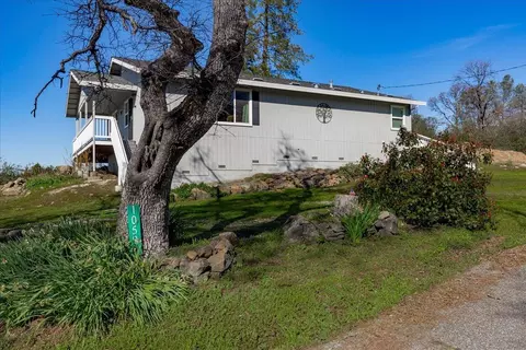 Exterior - 10596 Oak Dr, Grass Valley, CA 95949 photo 3 of 24