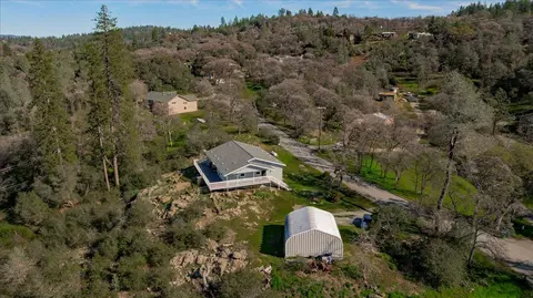 View/Area - 10596 Oak Dr, Grass Valley, CA 95949 photo 8 of 28