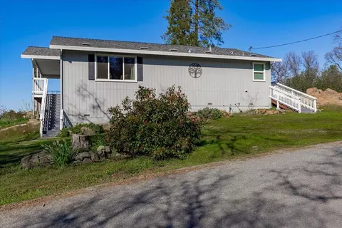 Exterior - 10596 Oak Dr, Grass Valley, CA 95949 photo 4 of 24