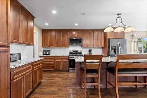 Kitchen - 10596 Oak Dr, Grass Valley, CA 95949 photo 2 of 6