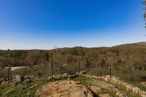Exterior - 10596 Oak Dr, Grass Valley, CA 95949 photo 20 of 24