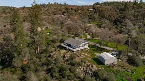 View/Area - 10596 Oak Dr, Grass Valley, CA 95949 photo 10 of 28