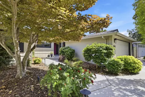 8590 Erinbrook Way, Sacramento, CA 95826